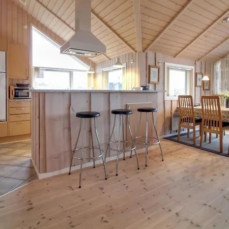 Oivi - 430m From The Sea By Interhome Lakolk