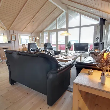 Oivi - 430m From The Sea By Interhome Lakolk